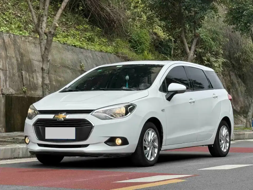 Chevrolet Lova RV 1.5L Automatic Smart 2019