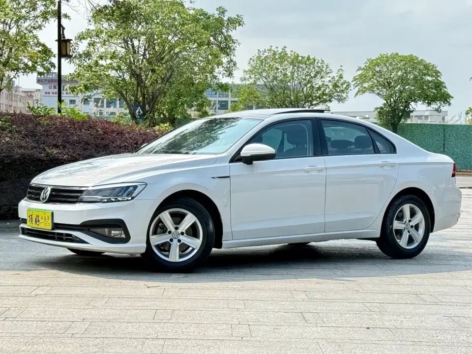 Volkswagen Lamando 230TSI DSG Fashion Edition 2022