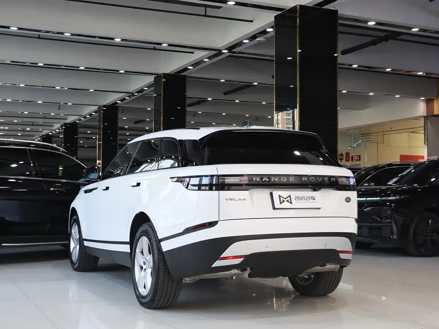 Land Rover Range Rover Velar S 2024 — фото 15