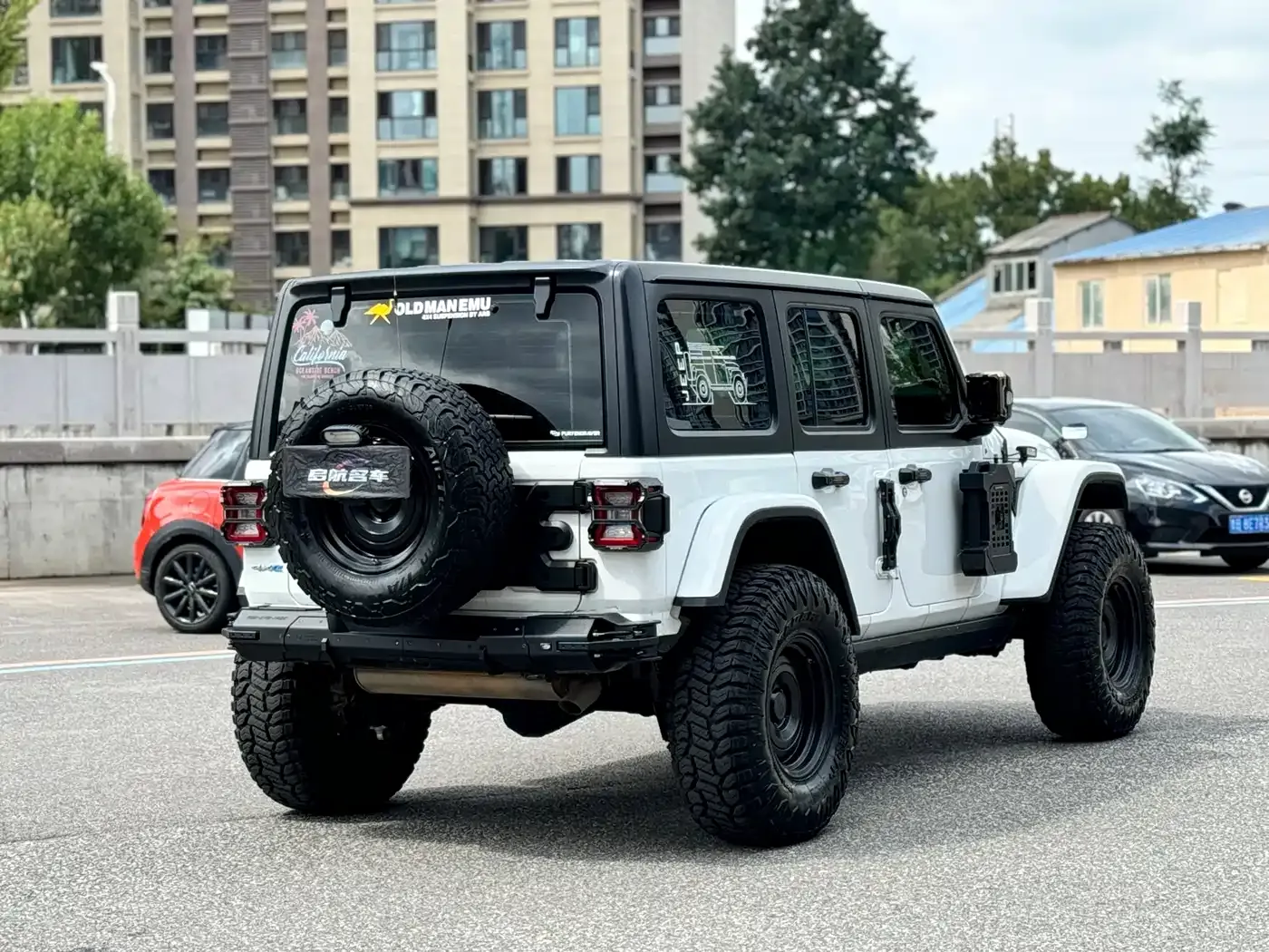 Jeep Wrangler 4xe 4-Door 2.0T 4xe Sahara 2022 — фото 11