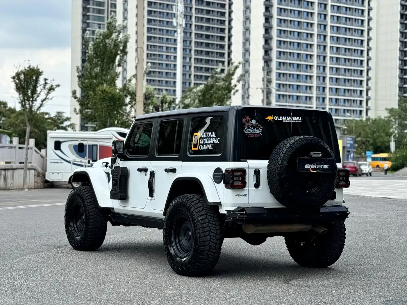 Jeep Wrangler 4xe 4-Door 2.0T 4xe Sahara 2022 — фото 9