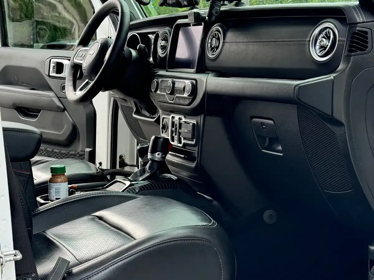 Jeep Wrangler 4xe 4-Door 2.0T 4xe Sahara 2022 — фото 8