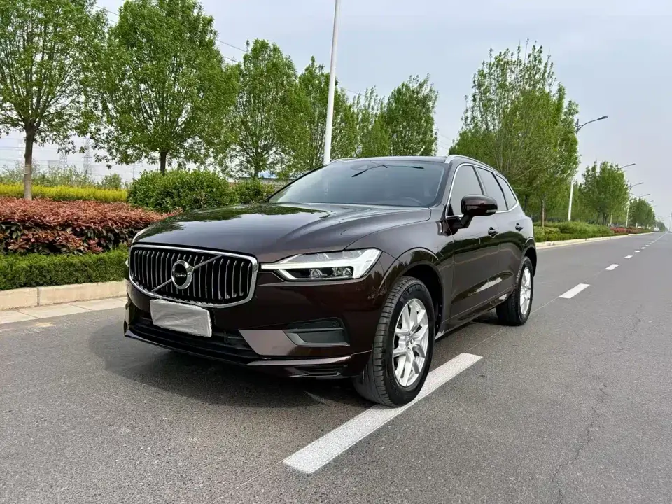 Volvo XC60 T5 4WD Intelligent Ease China VI 2019