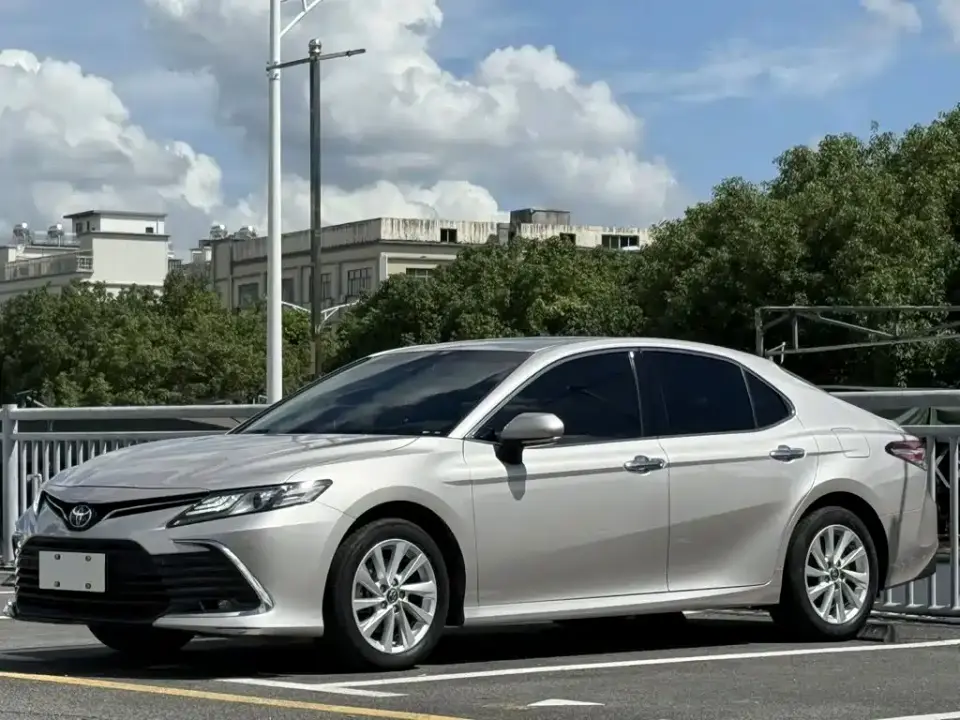 Toyota Camry 2.0G Luxury Edition 2022