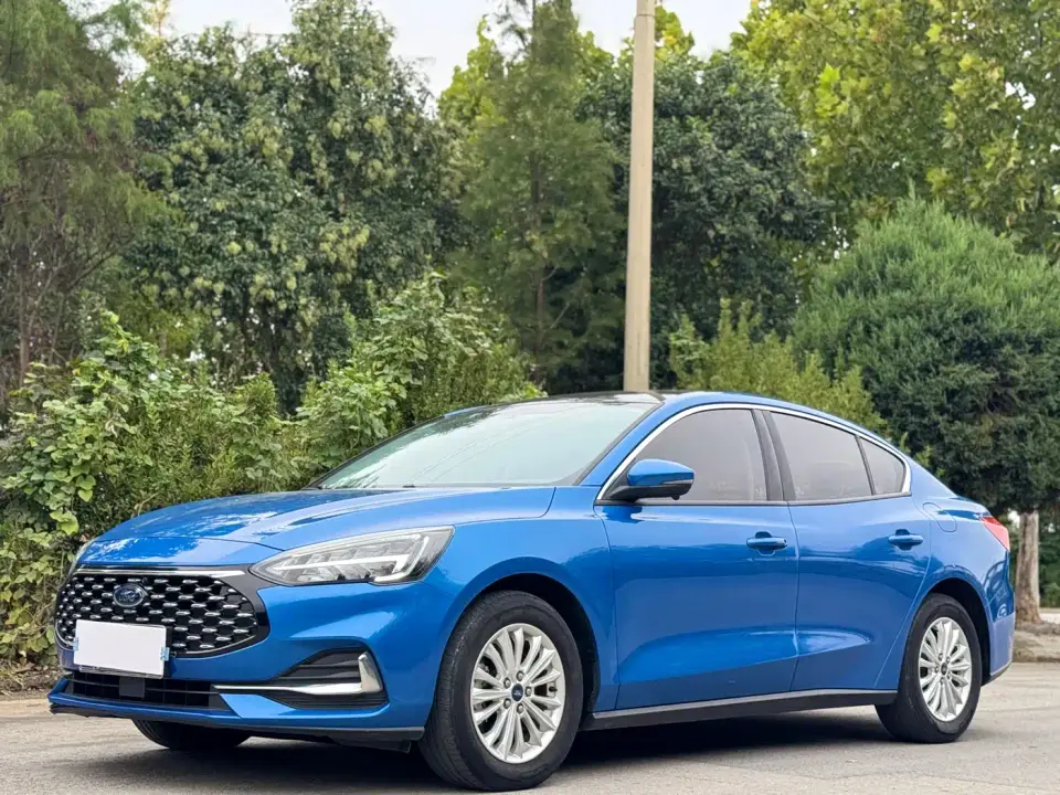 Ford Focus Sedan EcoBoost 180 Auto Trend 2021