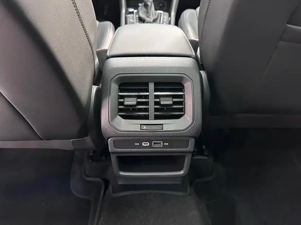 Volkswagen Tharu 330TSI AWD Flagship Edition 2022 — фото 10