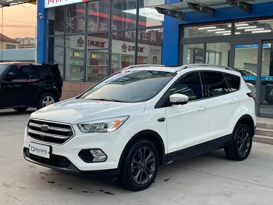 Ford Kuga EcoBoost 180 2WD Platinum Wing Edition China VI 2019