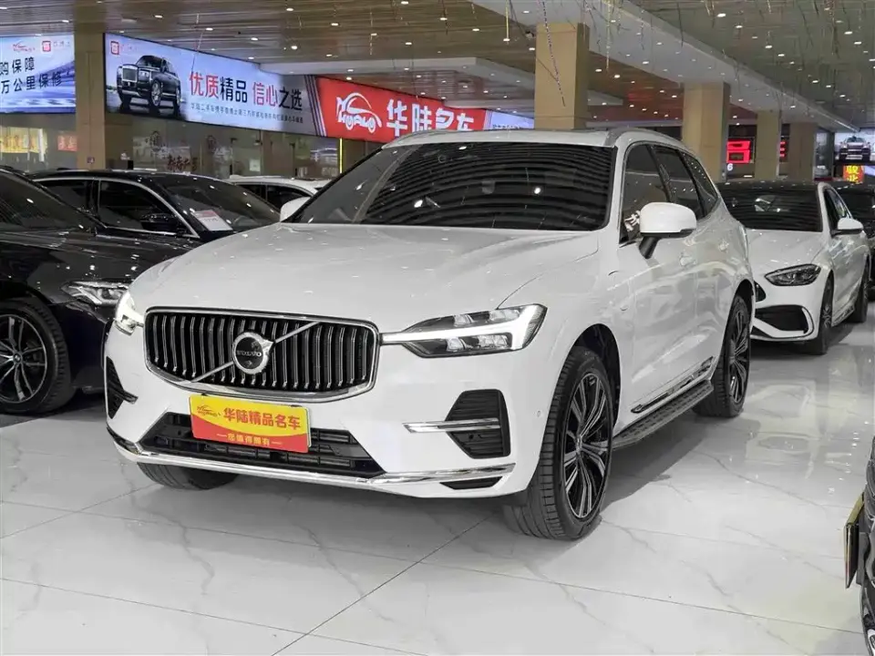 Volvo XC60 Plug-in Hybrid T8 Plug-in Hybrid Long Range AWD Smart Vision Luxury 2023