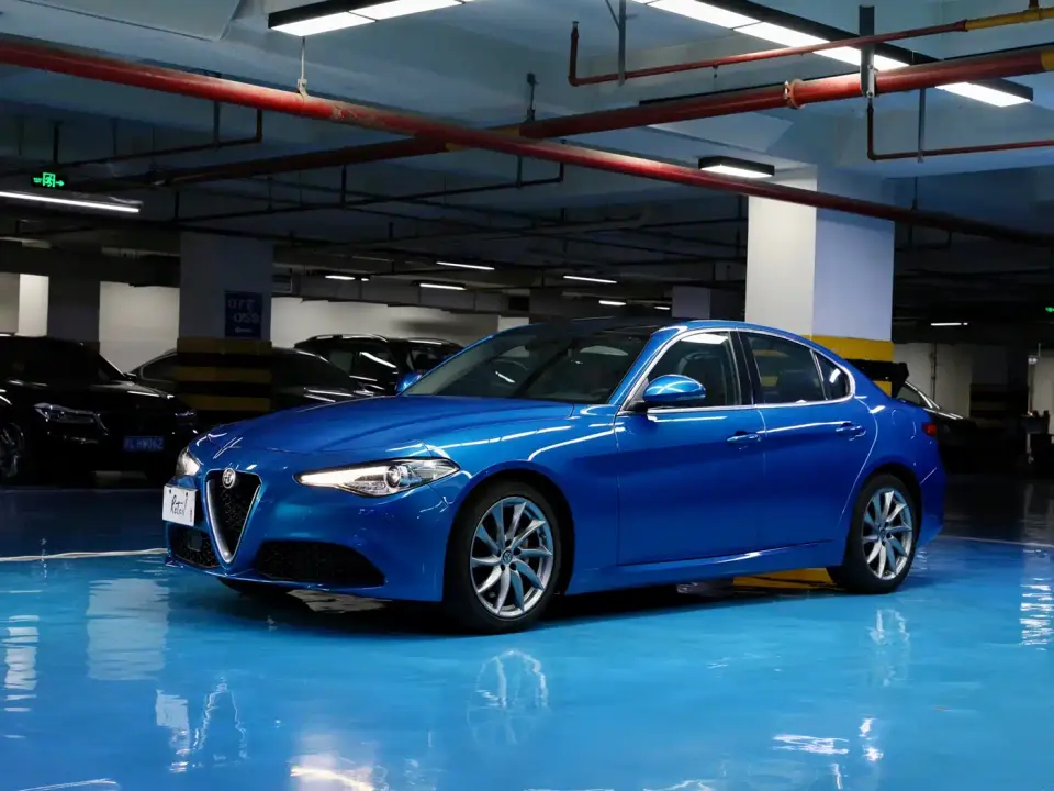 Alfa Romeo Giulia 2.0T 200HP Luxury Edition 2019