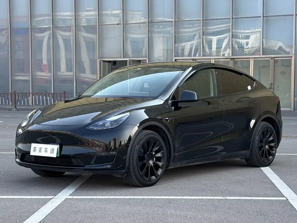 Tesla Model Y Standard Range Rear-Wheel Drive 2022