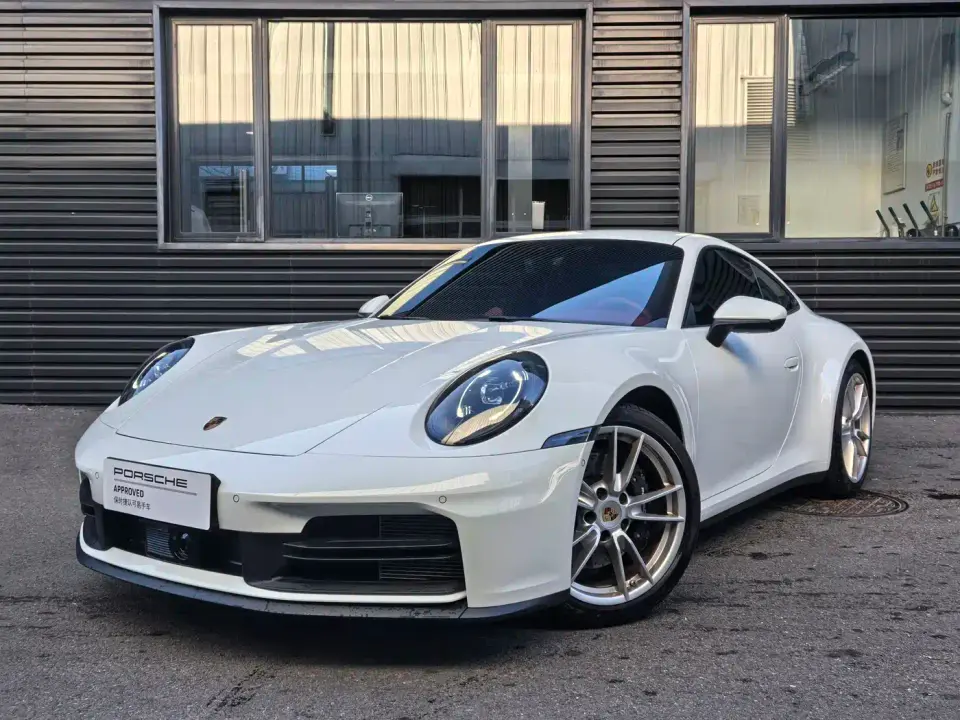 Porsche 911 Carrera 3.0T 2025