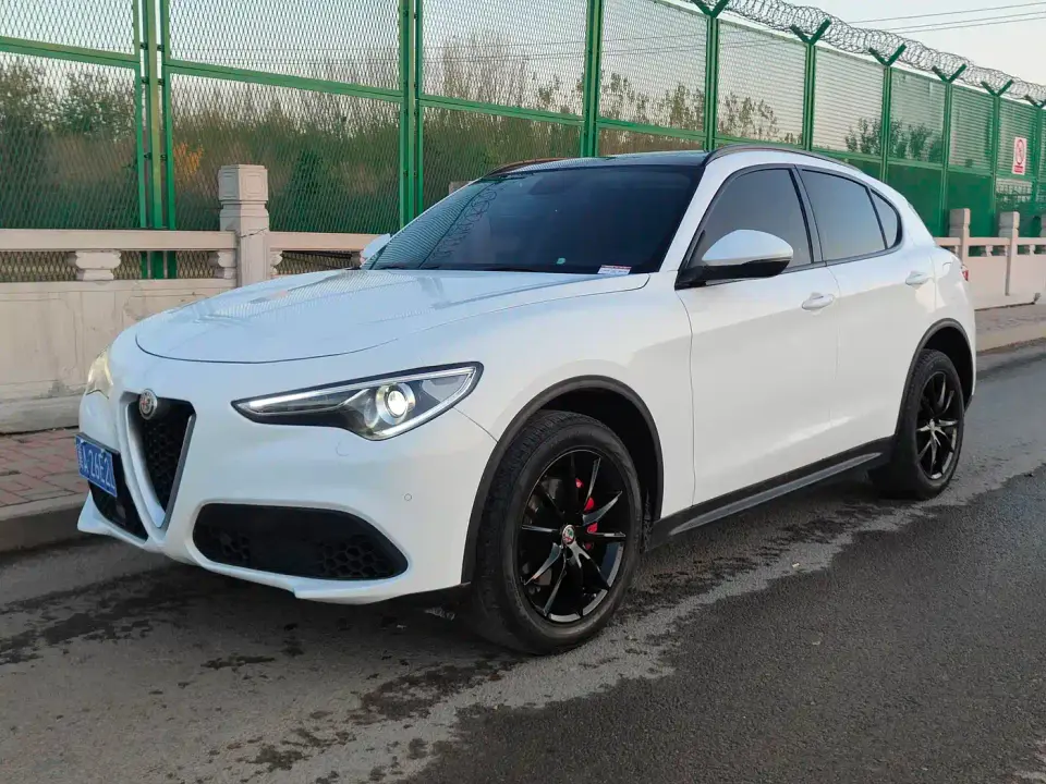 Alfa Romeo Stelvio 2.0T 200HP Luxury Edition 2019