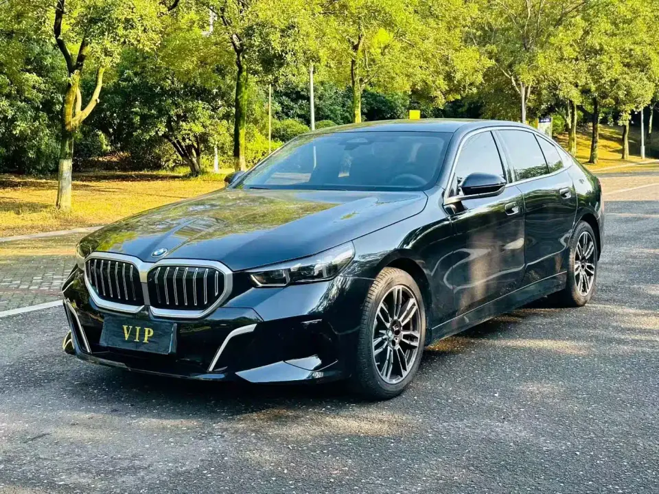 BMW 5 Series 530Li Leading M Sport Package 2025