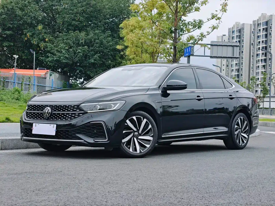 Volkswagen Passat 330TSI Starry Sky Premium Edition 2022