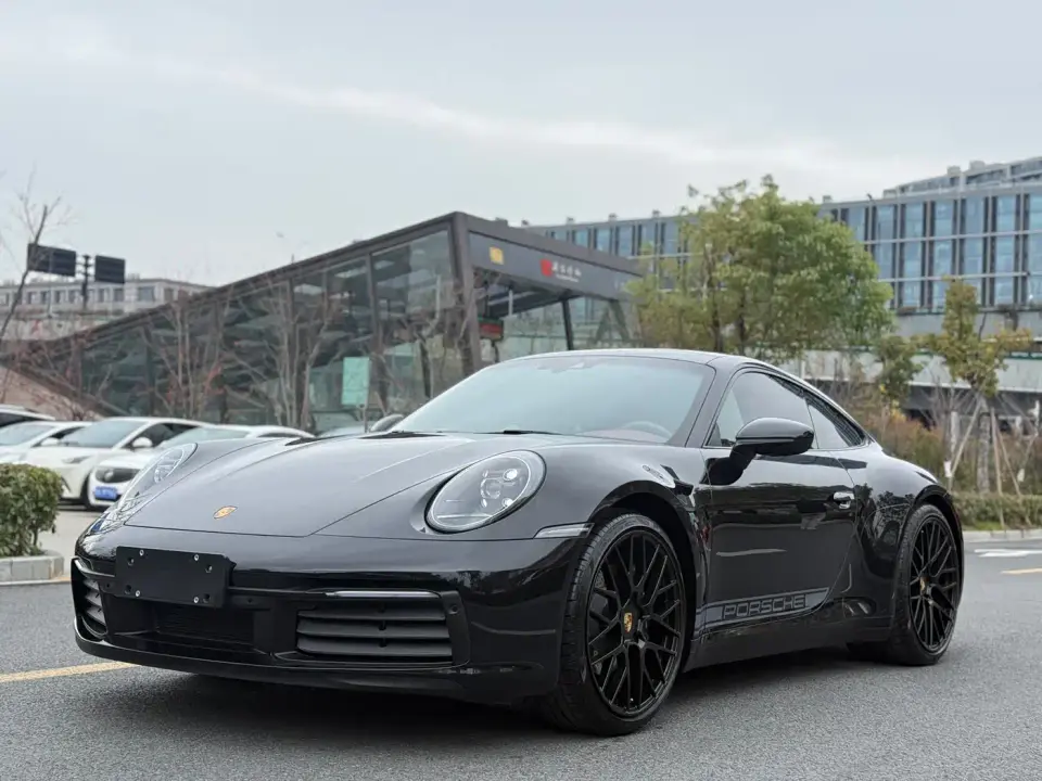 Porsche 911 Carrera 3.0T 2024
