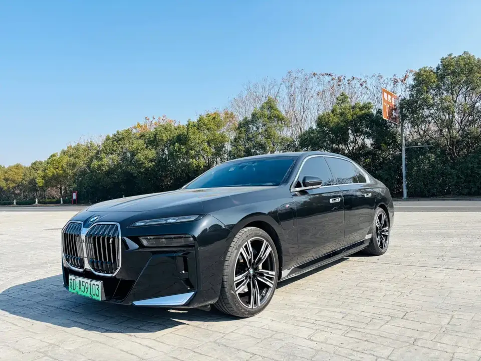 BMW i7 eDrive50L Premium M Sport Package 2023