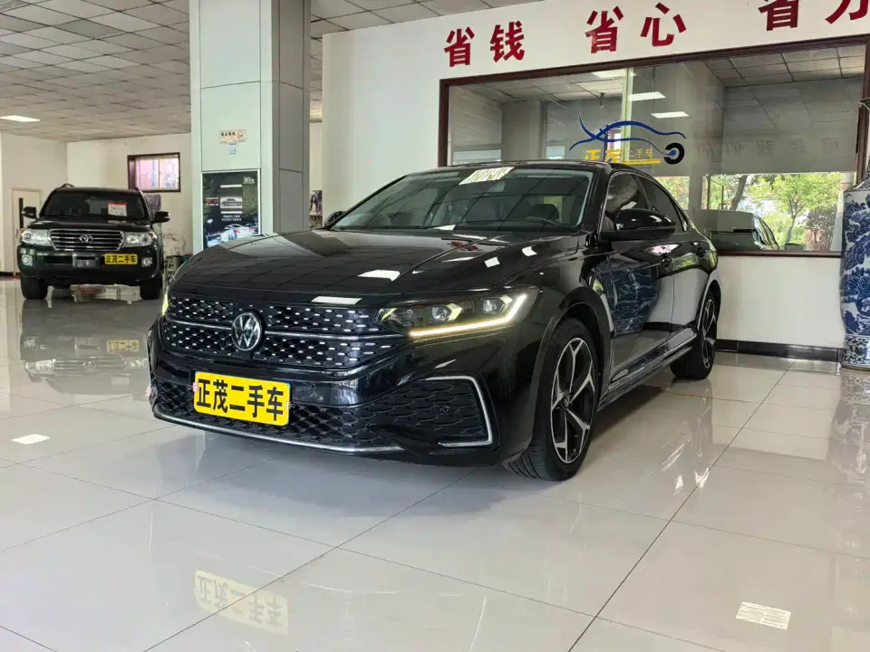 Volkswagen Passat 330TSI Starlight Elite Edition 2023