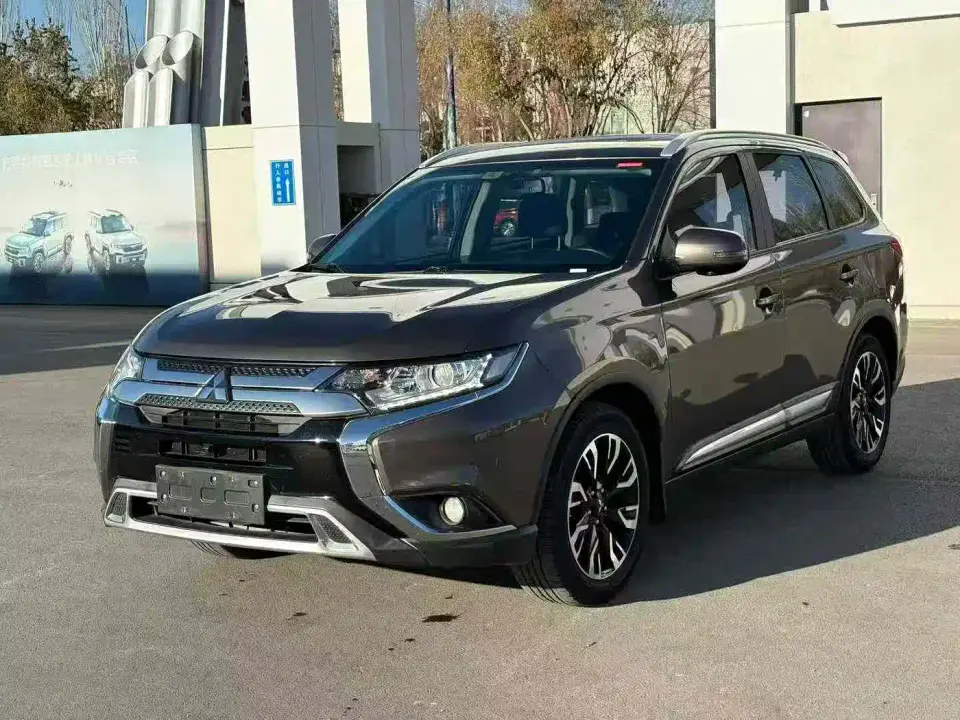 Mitsubishi Outlander 2.0L 2WD Enjoy 7-Seater China VI 2019