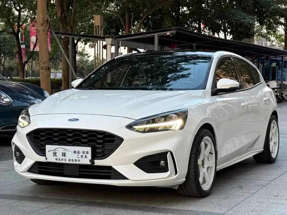 Ford Focus Hatchback EcoBoost 180 Automatic ST Line 2021