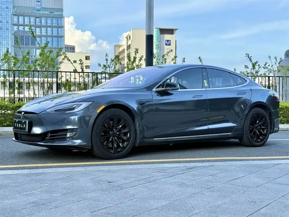 Tesla Model S Long Range Version 2019