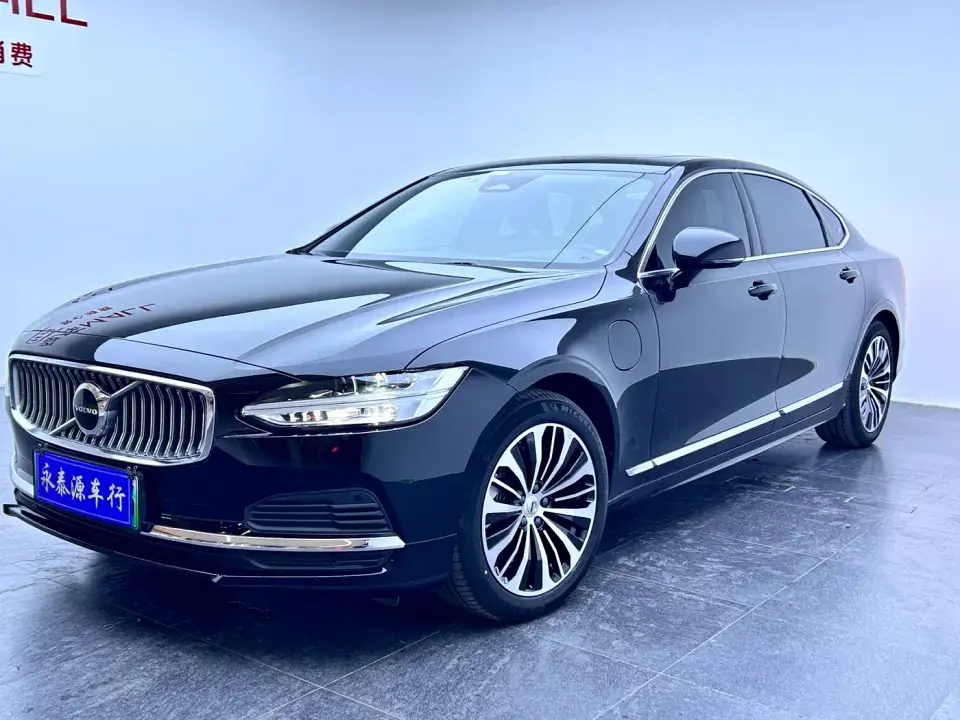 Volvo S90 Plug-in Hybrid PHEV AWD Long Range Momentum Luxury Edition 2024