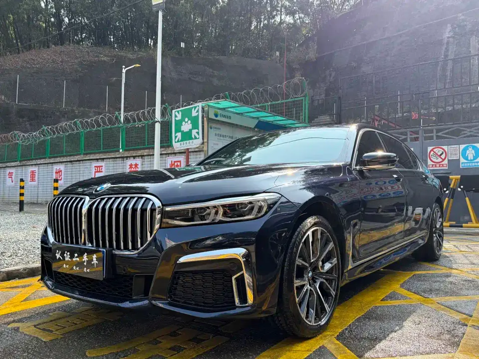 BMW 7 Series Model 740Li Leading M Sport Package 2021