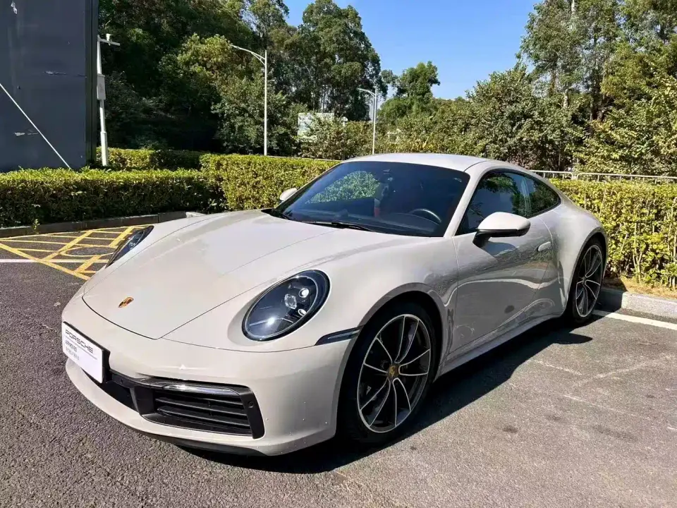 Porsche 911 Carrera 3.0T 2025