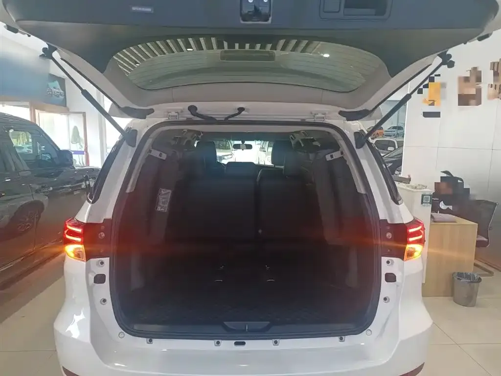 Toyota Fortuner 2.7L Middle East Edition 2019 — фото 19
