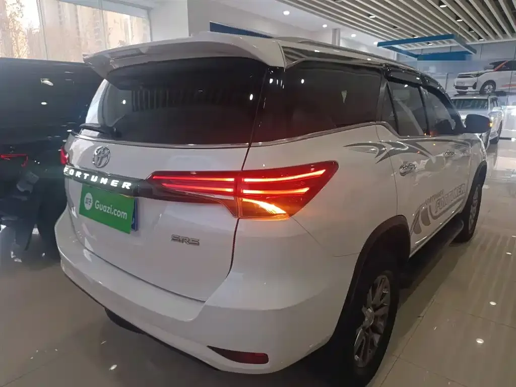 Toyota Fortuner 2.7L Middle East Edition 2019 — фото 7