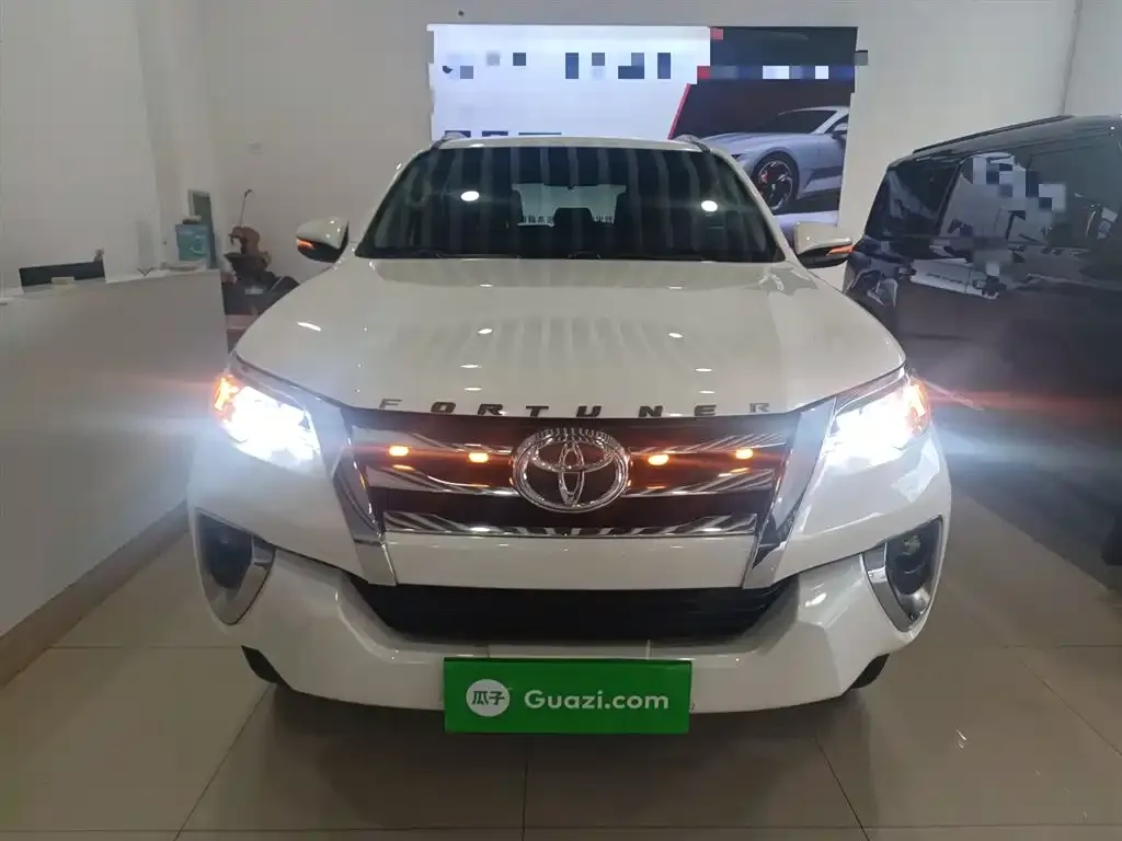 Toyota Fortuner 2.7L Middle East Edition 2019 — фото 3