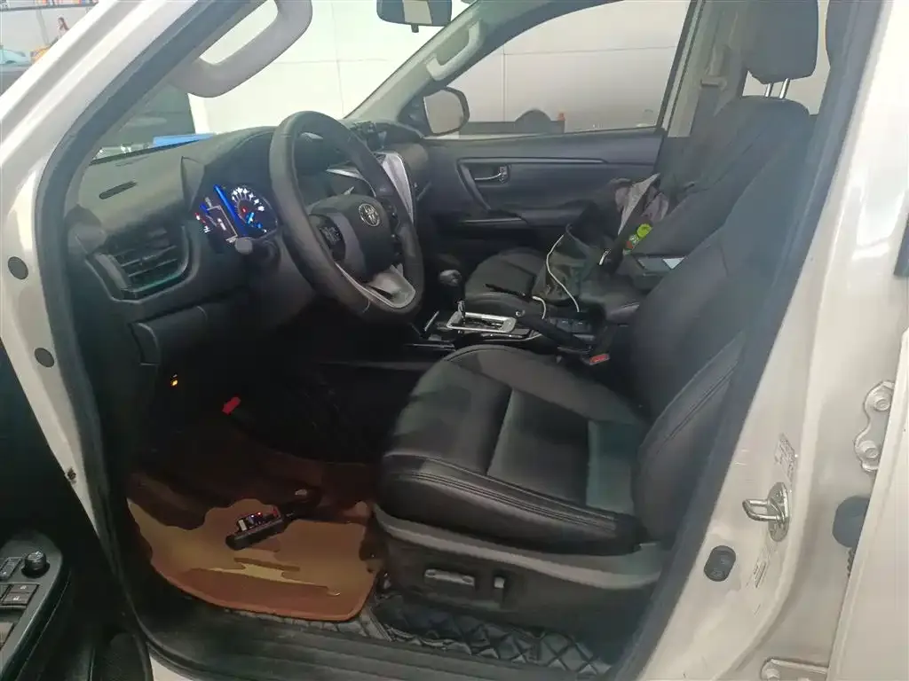 Toyota Fortuner 2.7L Middle East Edition 2019 — фото 15