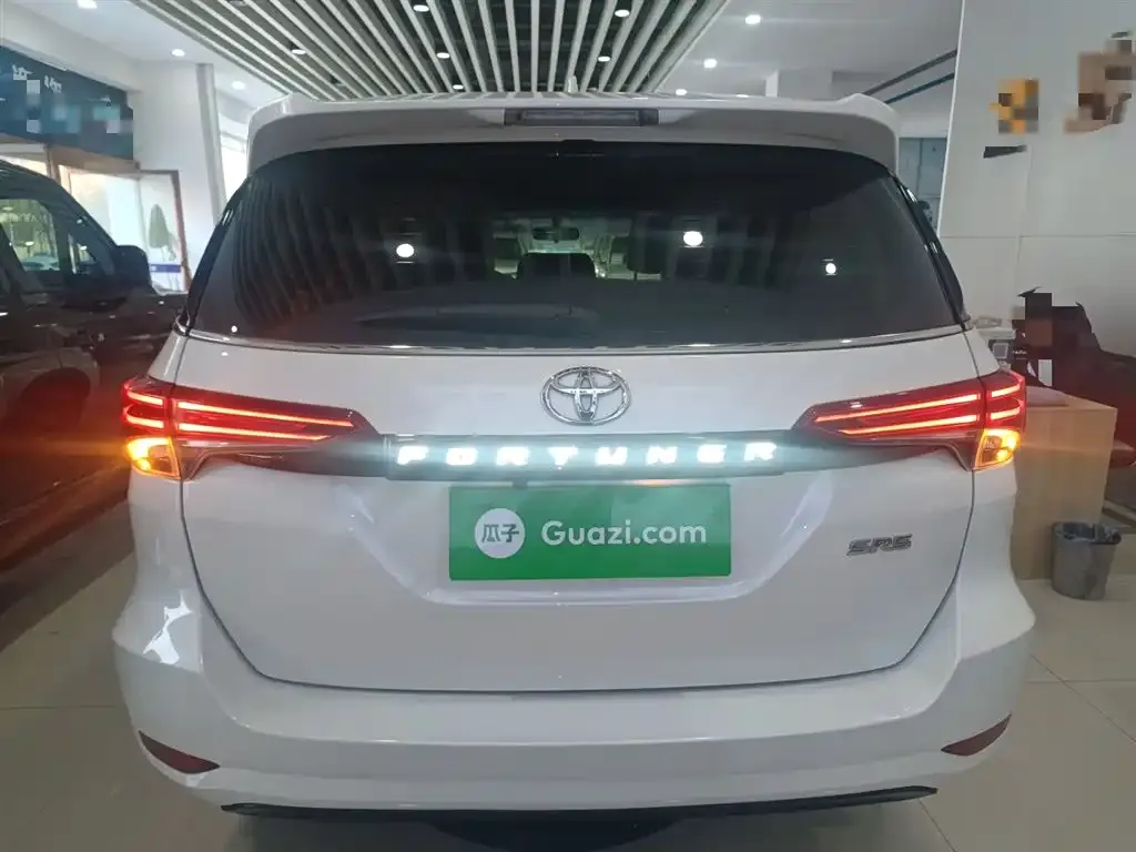 Toyota Fortuner 2.7L Middle East Edition 2019 — фото 6