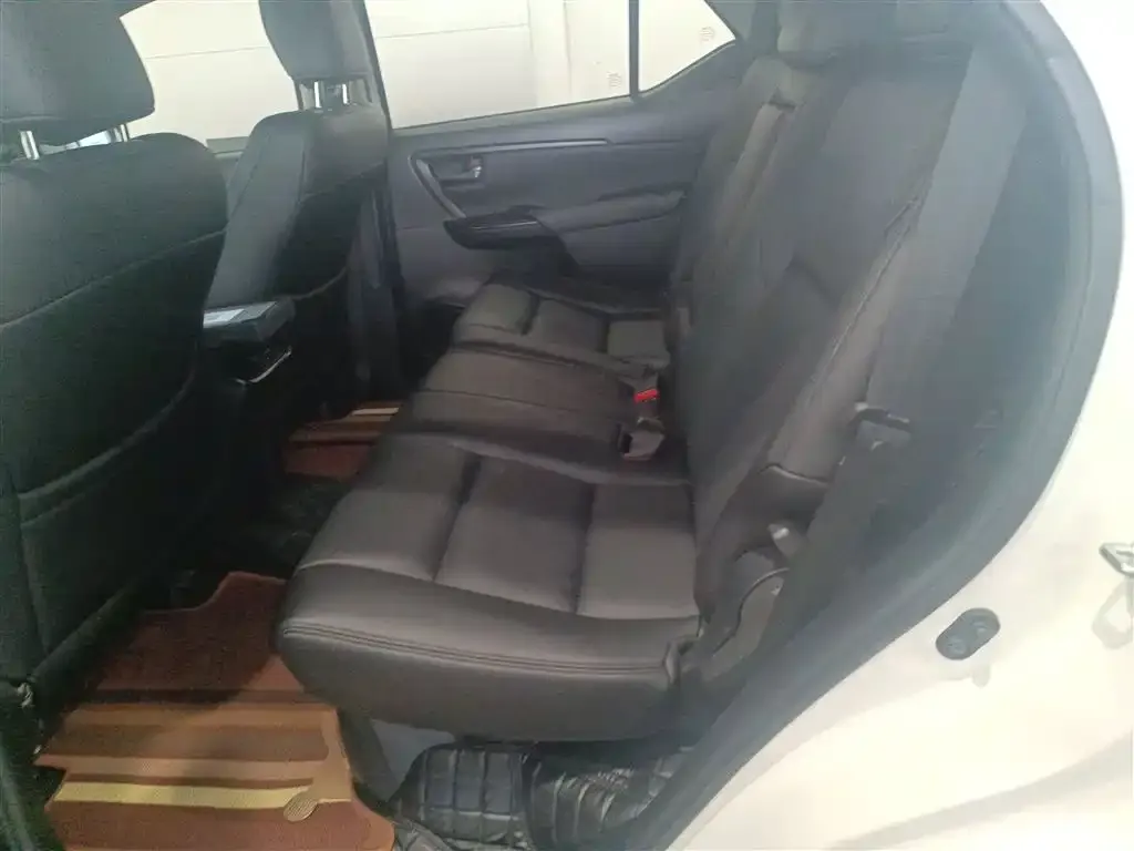 Toyota Fortuner 2.7L Middle East Edition 2019 — фото 17
