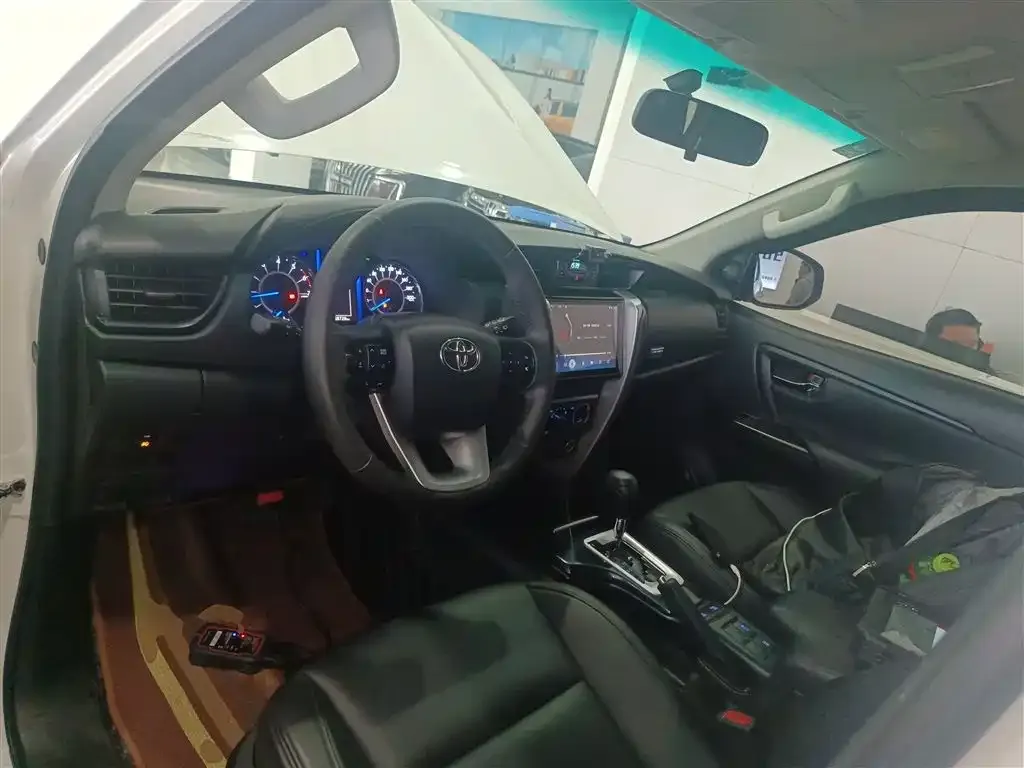 Toyota Fortuner 2.7L Middle East Edition 2019 — фото 10