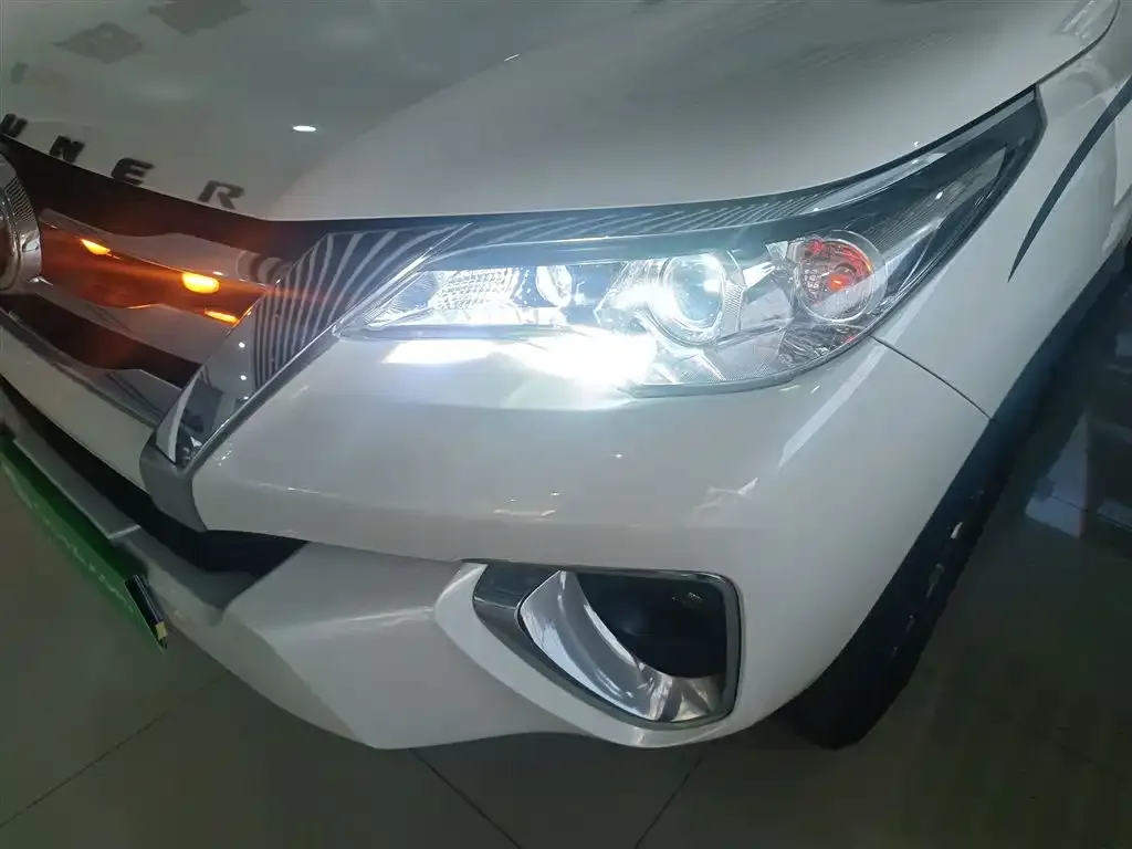 Toyota Fortuner 2.7L Middle East Edition 2019 — фото 24