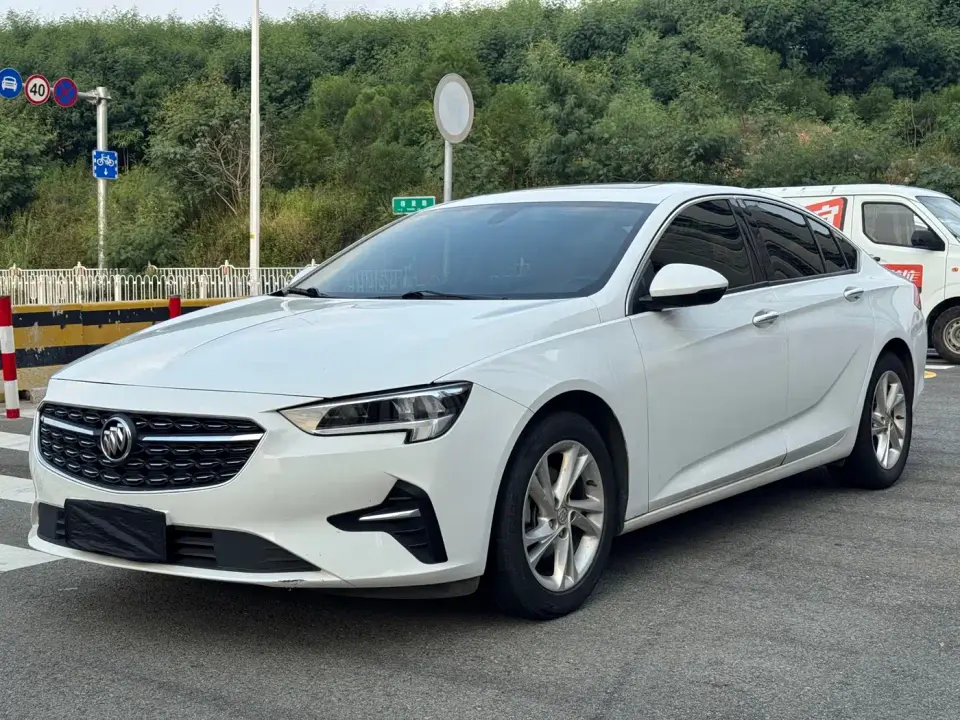 Buick Regal 552T Luxury 2020