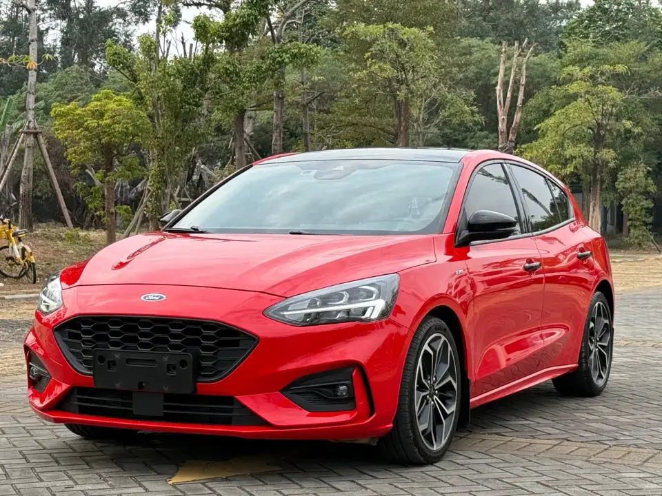 Ford Focus Hatchback EcoBoost 180 Automatic ST Line 2021