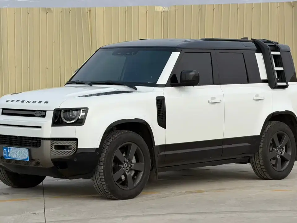 Land Rover Defender Model 110 3.0T P400 X-DYNAMIC HSE 2023