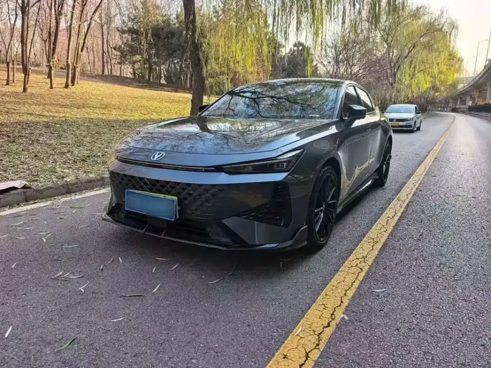 Changan UNI-V 1.5T Deluxe Sport 2024