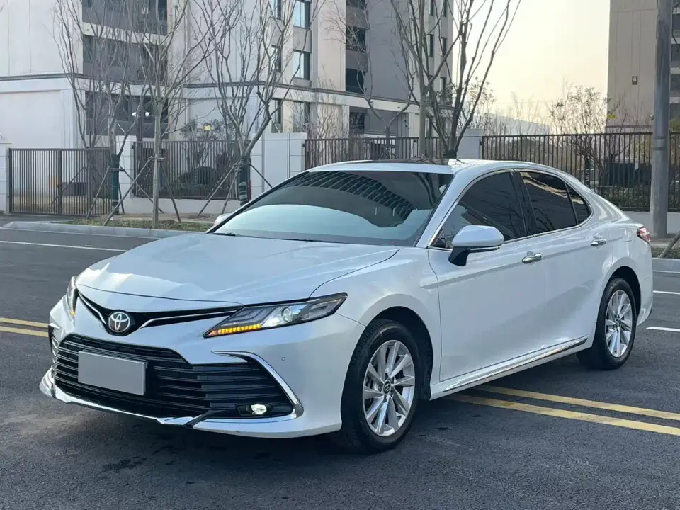 Toyota Camry 2.0G Luxury Edition 2023