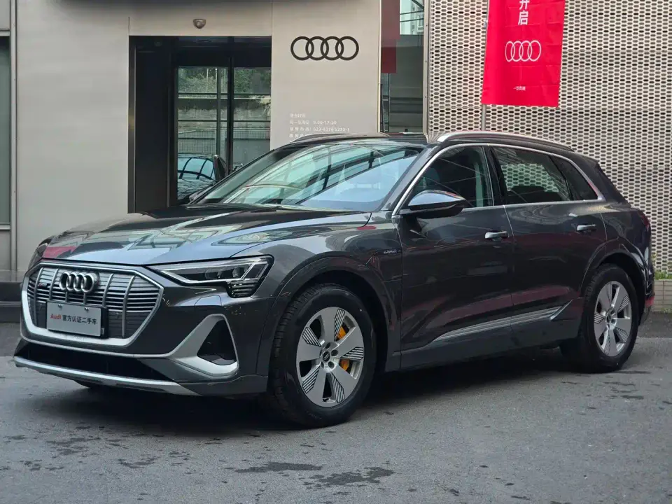 Audi e-tron 50 quattro Luxury 2026