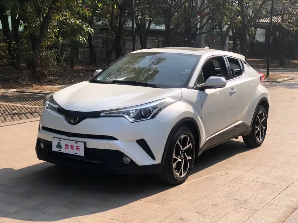 Toyota C-HR Model 2.0L Leading 2020