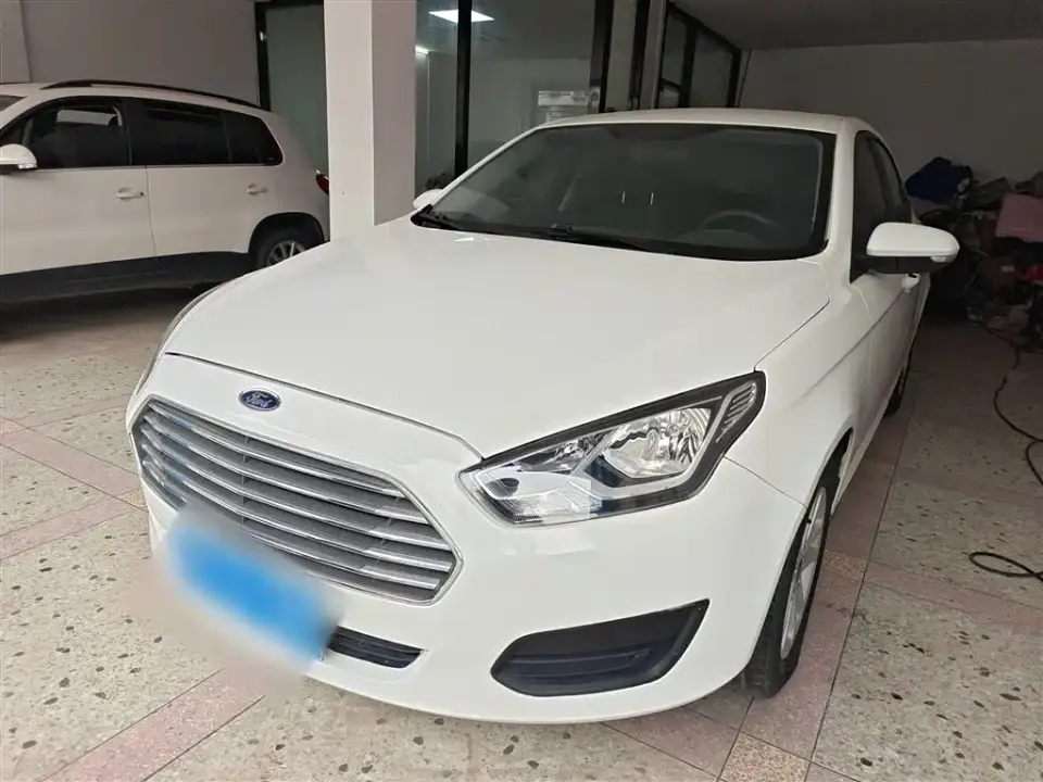 Ford Escort Facelift 1.5L Auto Premium Edition (TPMS) China VI 2021