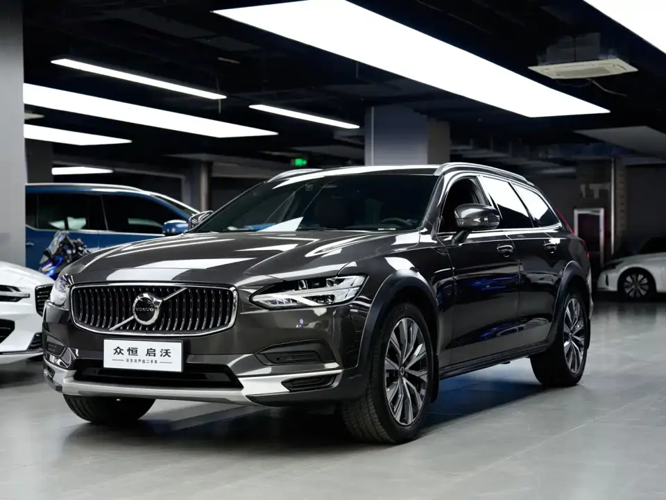 Volvo V90 Cross Country B5 AWD Wisdom Edition 2023