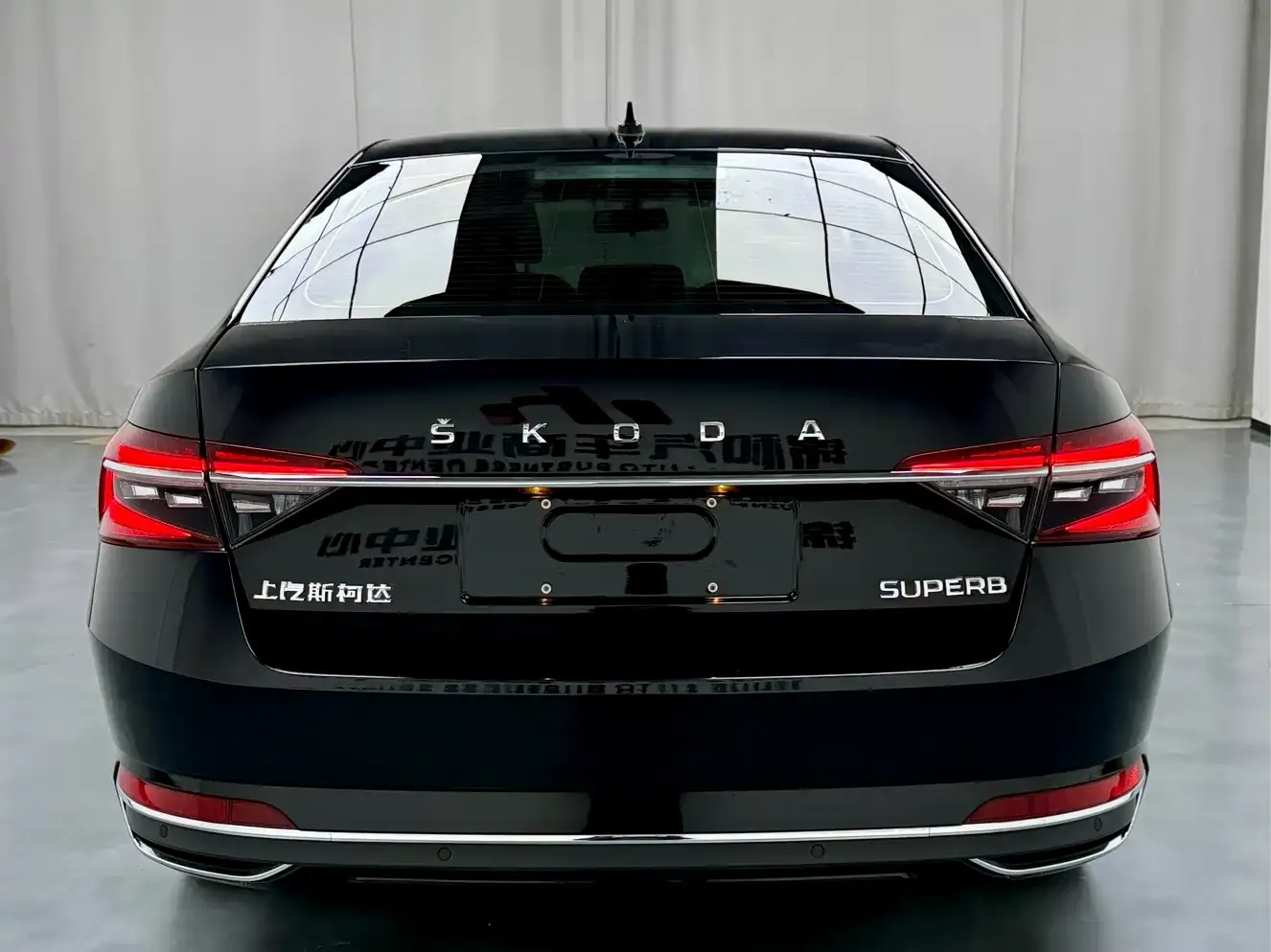 Skoda Superb Facelift TSI280 DSG Premium Edition 2023 — фото 15