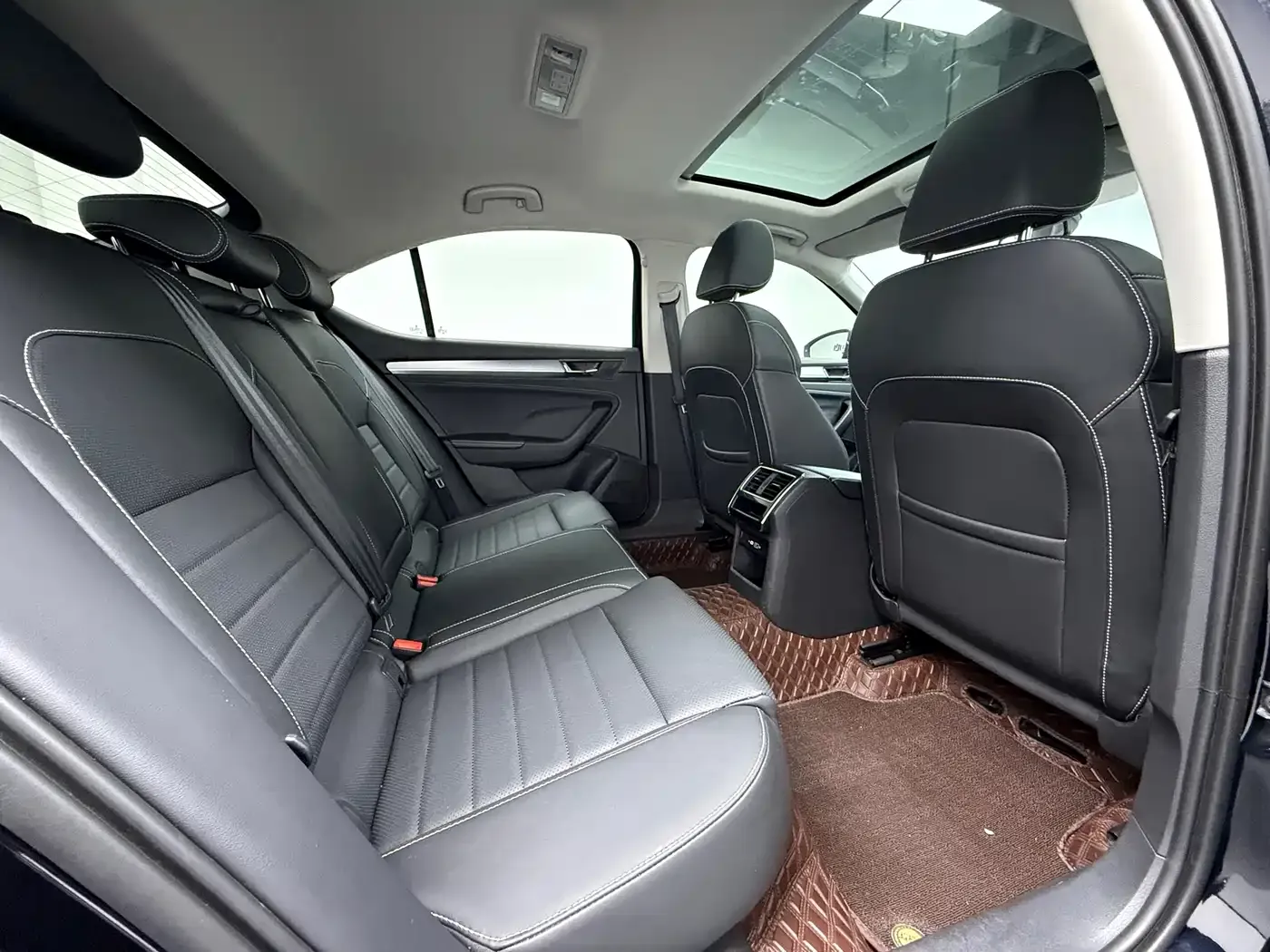 Skoda Superb Facelift TSI280 DSG Premium Edition 2023 — фото 9