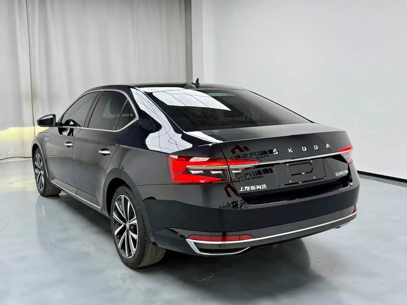 Skoda Superb Facelift TSI280 DSG Premium Edition 2023 — фото 14