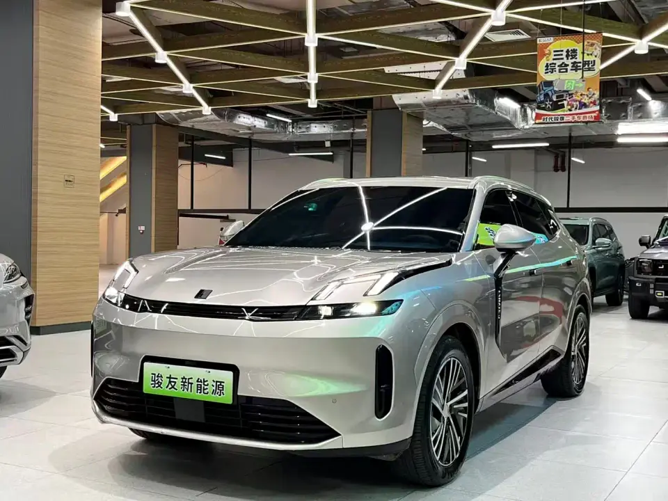 Lynk & Co 08 EM-P 120km Long Range Pro 2025