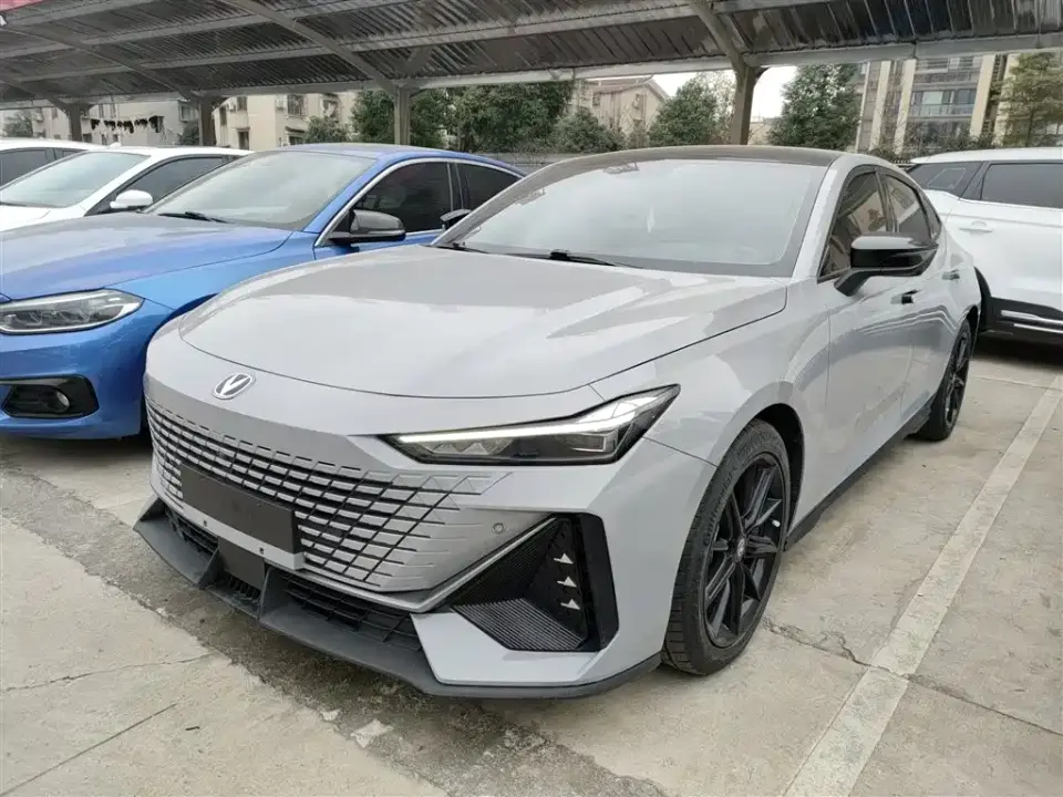 Changan UNI-V 1.5T Premium Model 2022