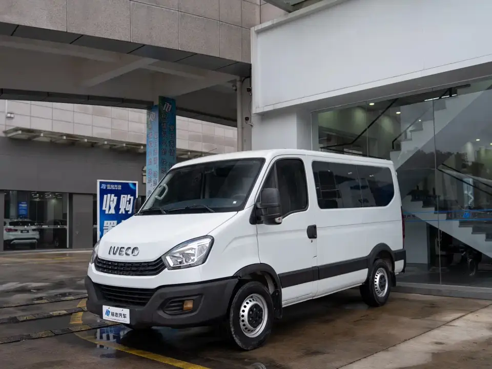 Iveco Daily 2.0T Manual Chaorui Short Wheelbase Low Roof Sliding Door F1A 2023